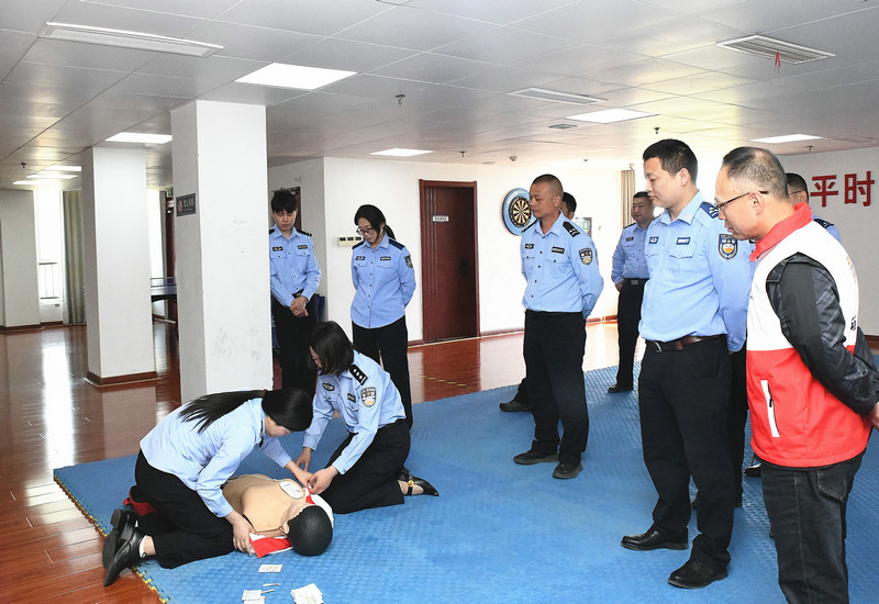 急救技能强警魂 警红携手护平安——砀山县红十字会走进县公安局开展应急救护资格认证培训 急救技能强警魂 警红携手护平安——砀山县红十字会走进县公安局开展应急救护资格认证培训